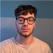 Sono uno studente di economia con diverse certificazioni linguistiche che offre lezioni di inglese online o dal vivo